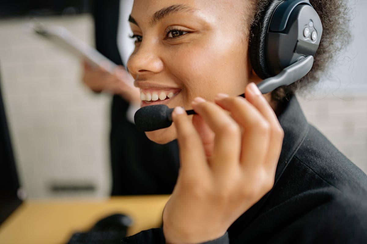 Customer Support Comparison: Reaching a Human vs. Reading a Forum